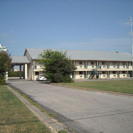 Bastrop Inn Εξωτερικό φωτογραφία