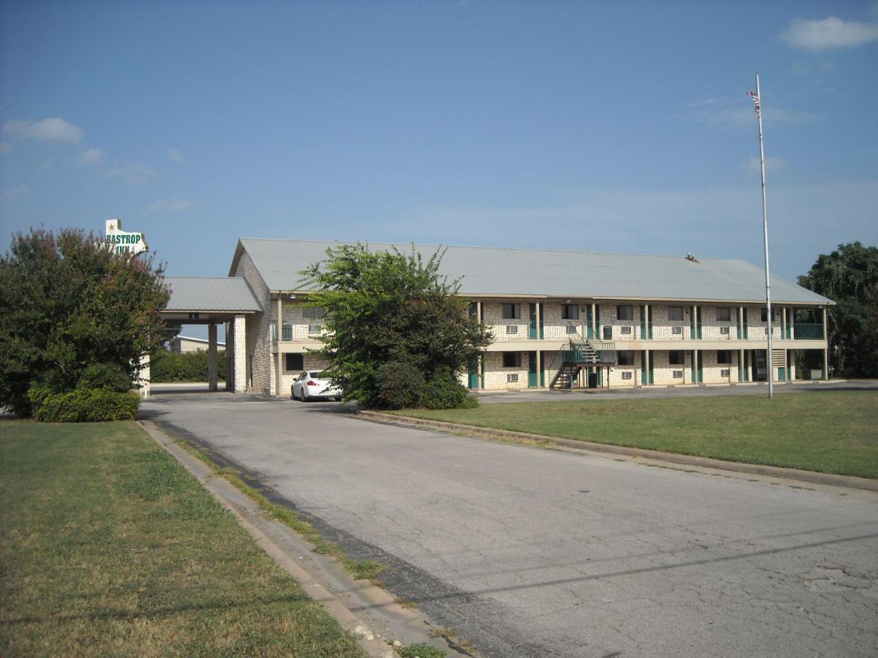 Bastrop Inn Εξωτερικό φωτογραφία